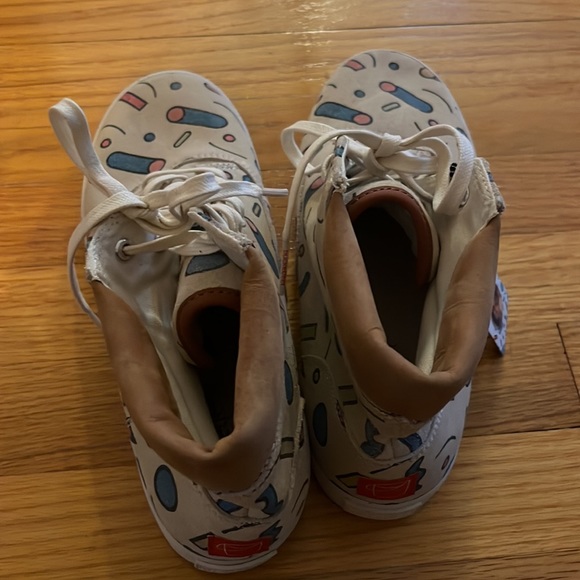 Bucket feet new with tag size 9 designed by Penfold - Picture 6 of 8